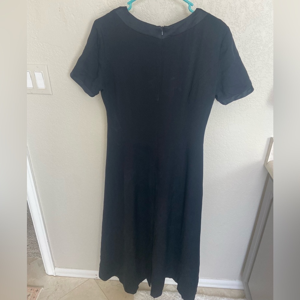 J. Peterman Black V-Neck Sheath Dress - Picture 2 of 4